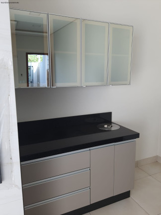 Imagem Imóvel com 3 Quartos à Venda,  em Sinop - Sinop