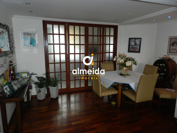 Imagem Apartamento com 3 Quartos à Venda, 178 m² em Nossa Senhora Medianeira - Santa Maria