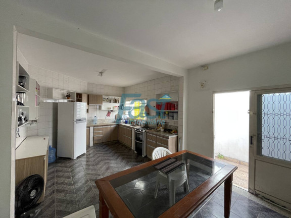 Imagem Casa com 3 Quartos à Venda, 475 m² em Jardim Itália - Cuiabá