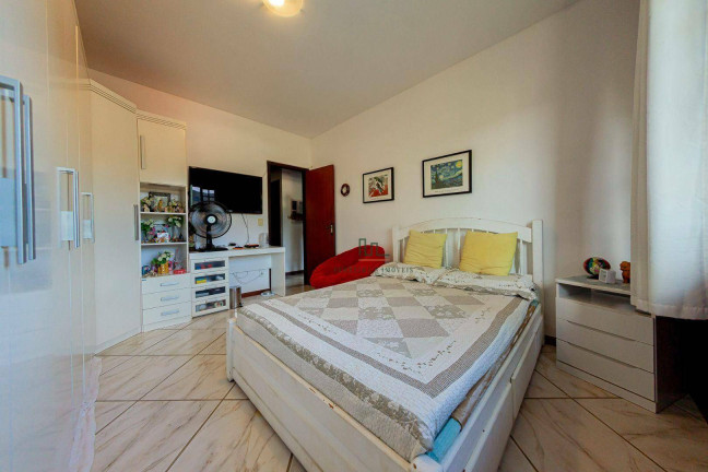 Imagem Casa com 6 Quartos à Venda, 250 m² em Itaipu - Niterói Imagem Casa com 6 Quartos à Venda, 250 m² em Itaipu - Niterói