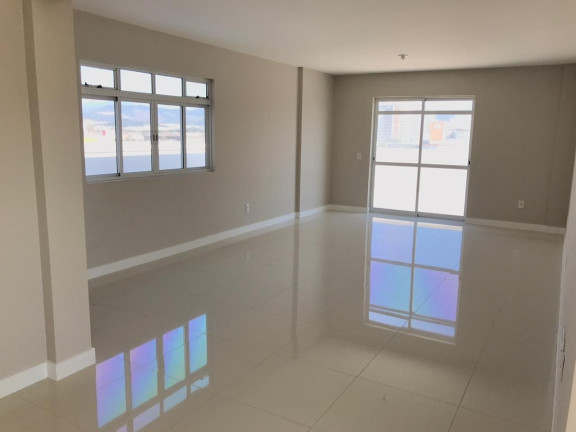 Imagem Imóvel com 3 Quartos à Venda, 250 m² em Centro - Palhoça