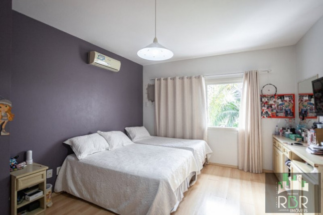 Imagem Casa com 4 Quartos à Venda, 223 m² em Torres