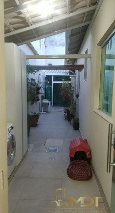 Imagem Casa com 3 Quartos à Venda, 180 m² em Floramar - Belo Horizonte