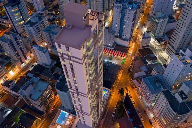 Imagem Apartamento com 4 Quartos à Venda, 146 m² em Centro - Balneário Camboriú Imagem Apartamento com 4 Quartos à Venda, 146 m² em Centro - Balneário Camboriú