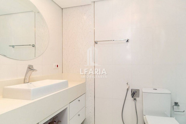 Imagem Casa com 4 Quartos à Venda, 600 m² em Boqueirão - Curitiba Imagem Casa com 4 Quartos à Venda, 600 m² em Boqueirão - Curitiba
