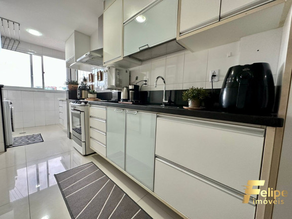 Imagem Imóvel com 3 Quartos à Venda, 136 m² em Praia Da Costa - Vila Velha Imagem Imóvel com 3 Quartos à Venda, 136 m² em Praia Da Costa - Vila Velha