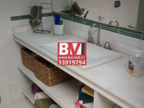 Imagem Casa com 3 Quartos à Venda, 402 m² em Olaria - Rio De Janeiro Imagem Casa com 3 Quartos à Venda, 402 m² em Olaria - Rio De Janeiro
