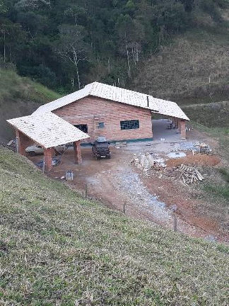 Imagem Imóvel com 3 Quartos à Venda, 250 m² em Azevedo - Joanópolis