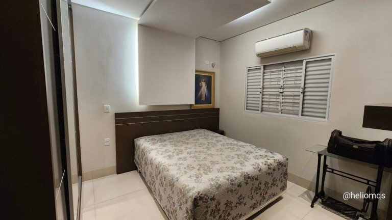 Imagem Sobrado com 3 Quartos à Venda, 260 m² em Amambaí - Campo Grande