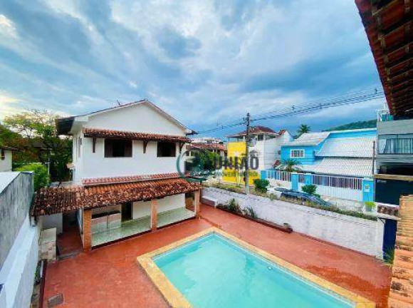 Imagem Casa com 5 Quartos à Venda, 220 m² em São Francisco - Niterói Imagem Casa com 5 Quartos à Venda, 220 m² em São Francisco - Niterói