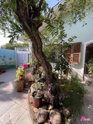 Casa com 4 Quartos à Venda, 148 m² em Trindade - Florianópolis