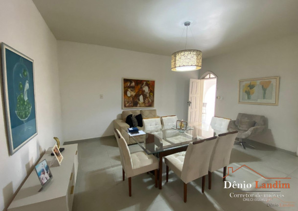 Imagem Casa com 3 Quartos à Venda, 220 m² em Jardim São Luiz - Montes Claros