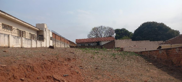 Terreno à Venda, 374 m² em Centro - Getulina