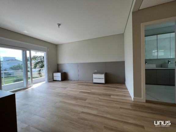 Imagem Casa com 5 Quartos à Venda, 450 m² em Jurerê Internacional - Florianópolis Imagem Casa com 5 Quartos à Venda, 450 m² em Jurerê Internacional - Florianópolis