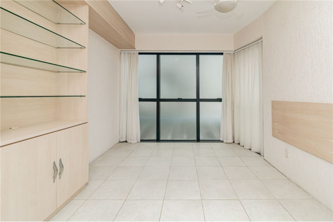 Imagem Sala Comercial à Venda, 34 m² em Auxiliadora - Porto Alegre Imagem Sala Comercial à Venda, 34 m² em Auxiliadora - Porto Alegre