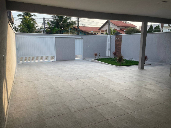 Imagem Casa com 4 Quartos à Venda, 350 m² em  Maria Helena Novaes - Peruíbe