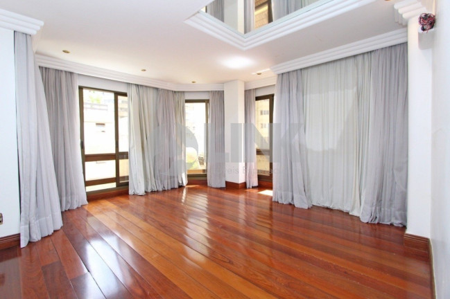 Imagem Imóvel com 3 Quartos à Venda, 269 m² em Bela Vista - Porto Alegre