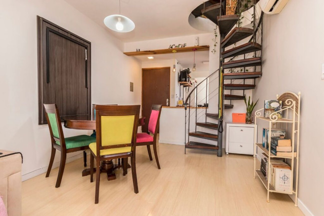 Imagem Imóvel com 2 Quartos à Venda, 129 m² em Petrópolis - Porto Alegre
