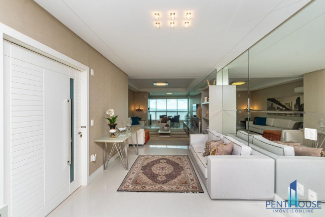 Imagem Apartamento com 3 Quartos à Venda, 185 m² em Centro - Balneário Camboriú