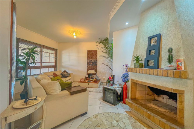 Imagem Casa com 3 Quartos à Venda, em Jardim Itu - Porto Alegre Imagem Casa com 3 Quartos à Venda, em Jardim Itu - Porto Alegre
