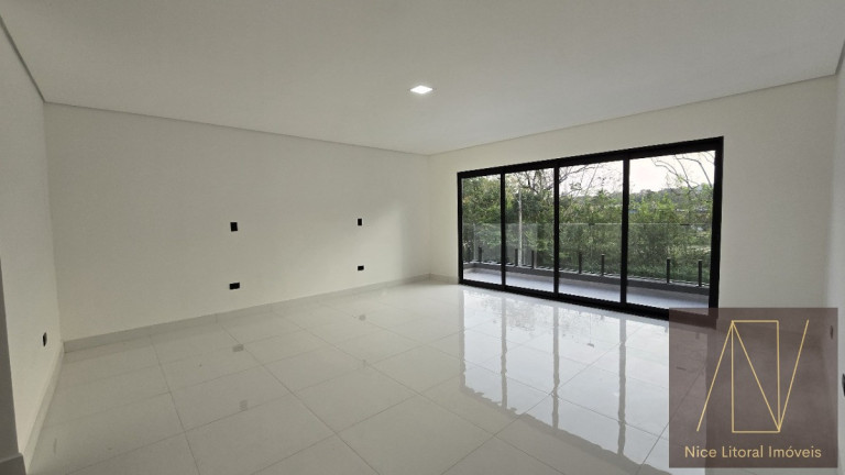 Imagem Sobrado com 4 Quartos à Venda, 300 m² em Massaguaçu - Caraguatatuba