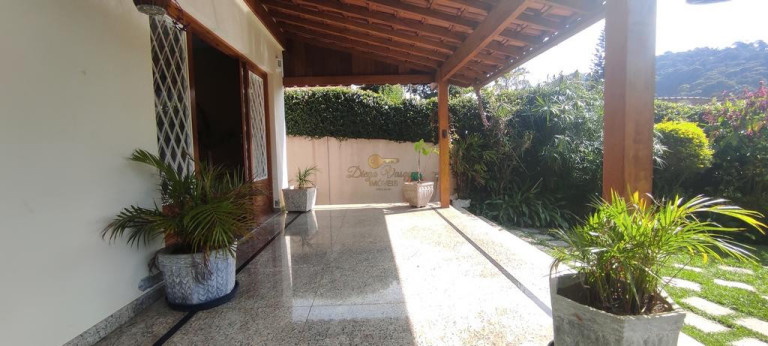 Imagem Casa com 3 Quartos à Venda, 270 m² em Bom Retiro - Teresópolis Imagem Casa com 3 Quartos à Venda, 270 m² em Bom Retiro - Teresópolis