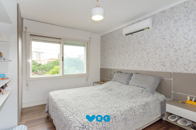 Imagem Imóvel com 2 Quartos à Venda, 64 m² em Jardim Botânico - Porto Alegre Imagem Imóvel com 2 Quartos à Venda, 64 m² em Jardim Botânico - Porto Alegre