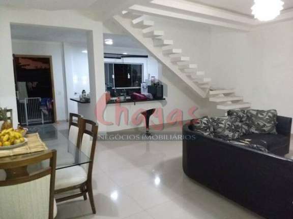Sobrado com 5 Quartos à Venda, 200 m² em Martim De Sá - Caraguatatuba