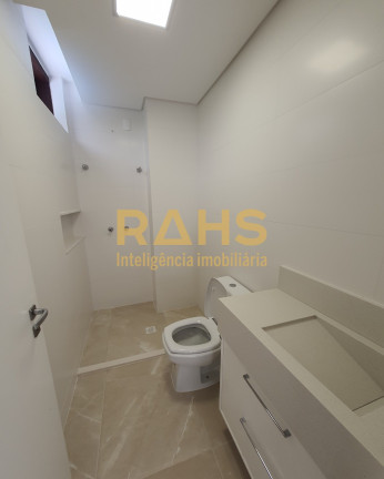 Imagem Casa com 3 Quartos à Venda, 300 m² em América - Joinville Imagem Casa com 3 Quartos à Venda, 300 m² em América - Joinville