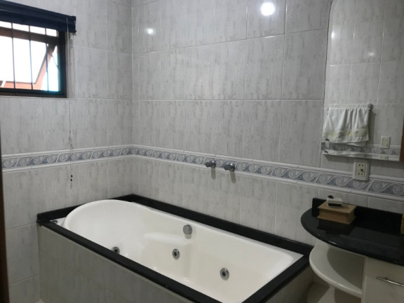 Imagem Casa com 3 Quartos à Venda, 204 m² em Jardim Sabará - Porto Alegre Imagem Casa com 3 Quartos à Venda, 204 m² em Jardim Sabará - Porto Alegre