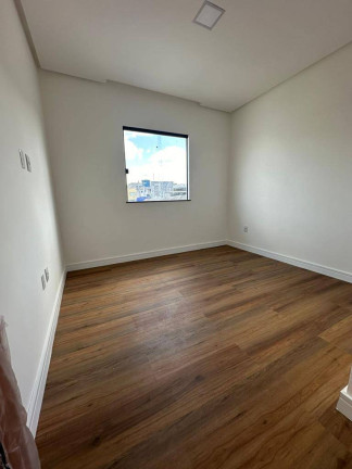 Imagem Casa com 3 Quartos à Venda, 130 m² em Papagaio - Feira De Santana Imagem Casa com 3 Quartos à Venda, 130 m² em Papagaio - Feira De Santana