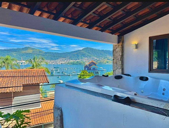 Imagem Casa com 5 Quartos à Venda, 200 m² em Centro - Angra Dos Reis