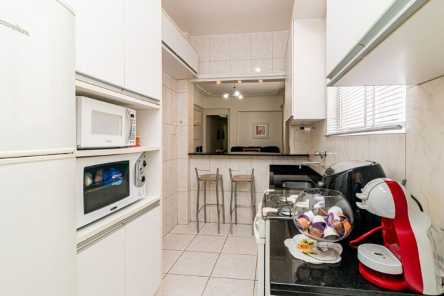 Imagem Imóvel com 3 Quartos à Venda, 70 m² em Centro Histórico - Porto Alegre Imagem Imóvel com 3 Quartos à Venda, 70 m² em Centro Histórico - Porto Alegre