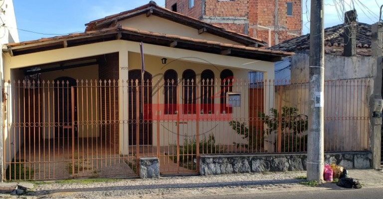 Casa com 3 Quartos à Venda, 298 m² em Serraria Brasil - Feira De Santana