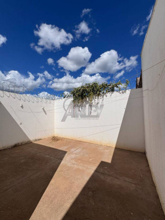 Imagem Casa com 3 Quartos à Venda,  em Jardim Olimpico - Montes Claros