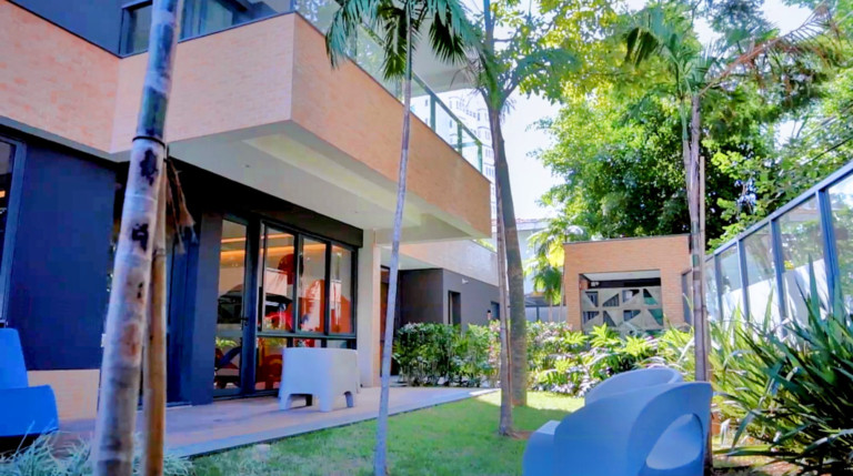 Imagem Apartamento com 3 Quartos à Venda, 213 m² em Alto De Pinheiros - São Paulo