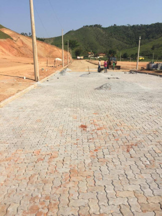 Terreno à Venda, 360 m² em Rio Bonito