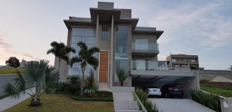 Sobrado com 4 Quartos à Venda, 347 m² em Urbanova - São José Dos Campos