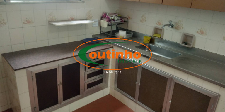Imagem Casa com 7 Quartos à Venda, 234 m² em Tijuca - Rio De Janeiro Imagem Casa com 7 Quartos à Venda, 234 m² em Tijuca - Rio De Janeiro