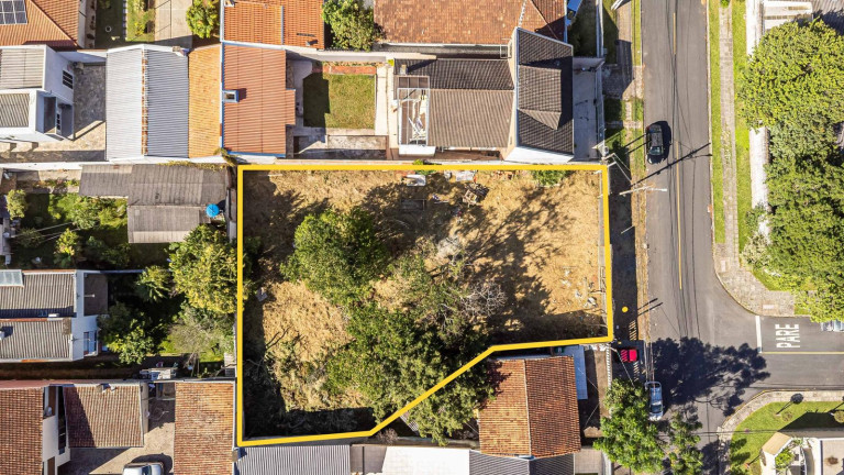 Imagem Terreno à Venda, 839 m² em Novo Mundo - Curitiba Imagem Terreno à Venda, 839 m² em Novo Mundo - Curitiba