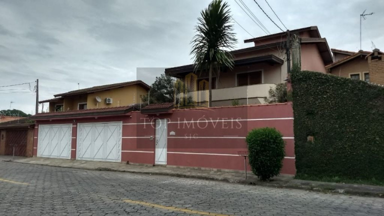 Sobrado com 3 Quartos à Venda, 800 m² em Jardim Santa Maria - Jacareí