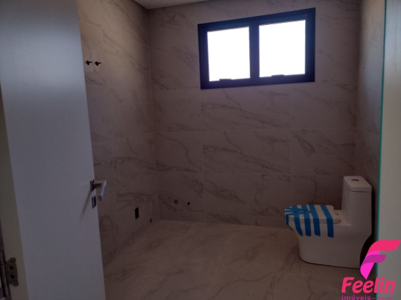 Imagem Casa com 3 Quartos à Venda, 204 m² em Rio Tavares - Florianópolis
