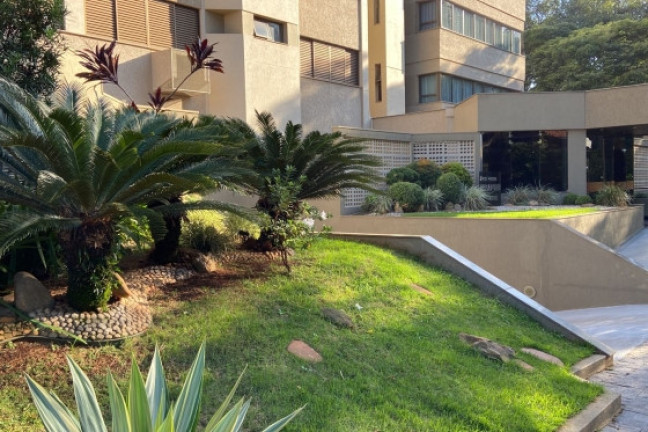Apartamento à Venda, 420 m² em Zona V - Umuarama
