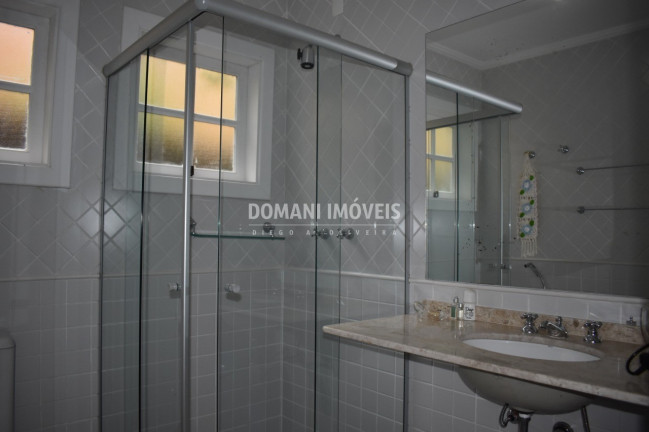 Imagem Casa com 3 Quartos à Venda, 400 m² em Região De Descansópolis - Campos Do Jordão Imagem Casa com 3 Quartos à Venda, 400 m² em Região De Descansópolis - Campos Do Jordão