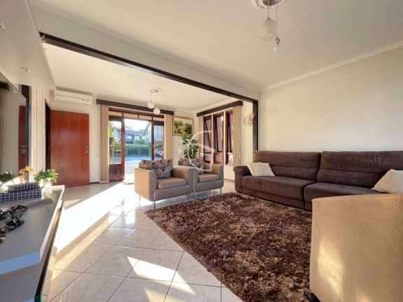 Imagem Casa com 3 Quartos à Venda, em Glória - Joinville Imagem Casa com 3 Quartos à Venda, em Glória - Joinville
