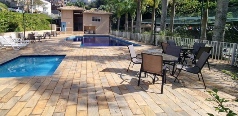 Casa com 3 Quartos à Venda, 330 m² em Jardim Caiapia - Cotia