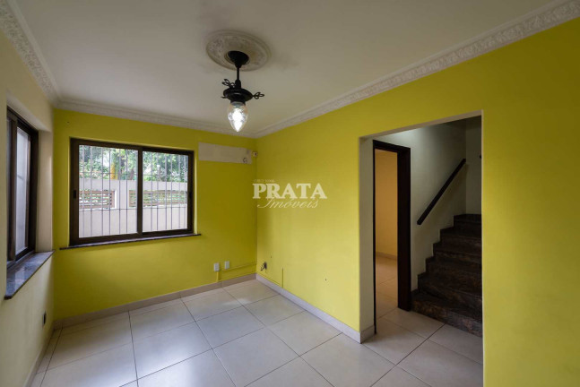 Casa com 3 Quartos à Venda, 177 m² em Embaré - Santos