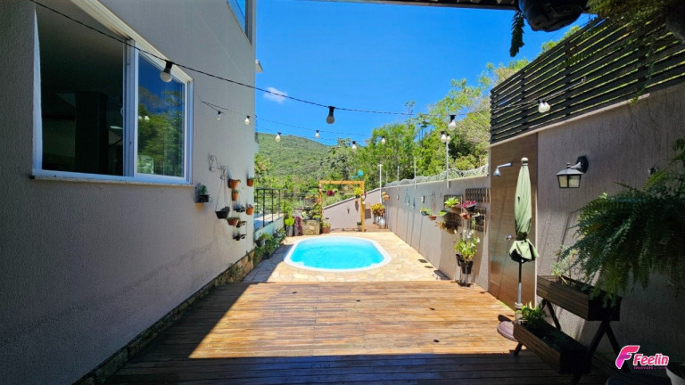 Imagem Casa com 3 Quartos à Venda, 178 m² em Córrego Grande - Florianópolis