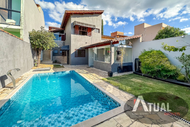 Casa com 5 Quartos à Venda, 312 m² em Jardim Santa Bárbara - Atibaia