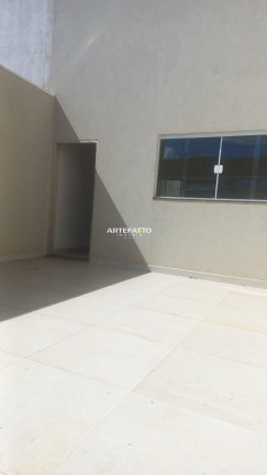 Casa com 2 Quartos à Venda, 70 m²